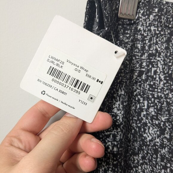 NWT Lululemon Vinyasa Wrap - black and white - one size - Picture 5 of 10